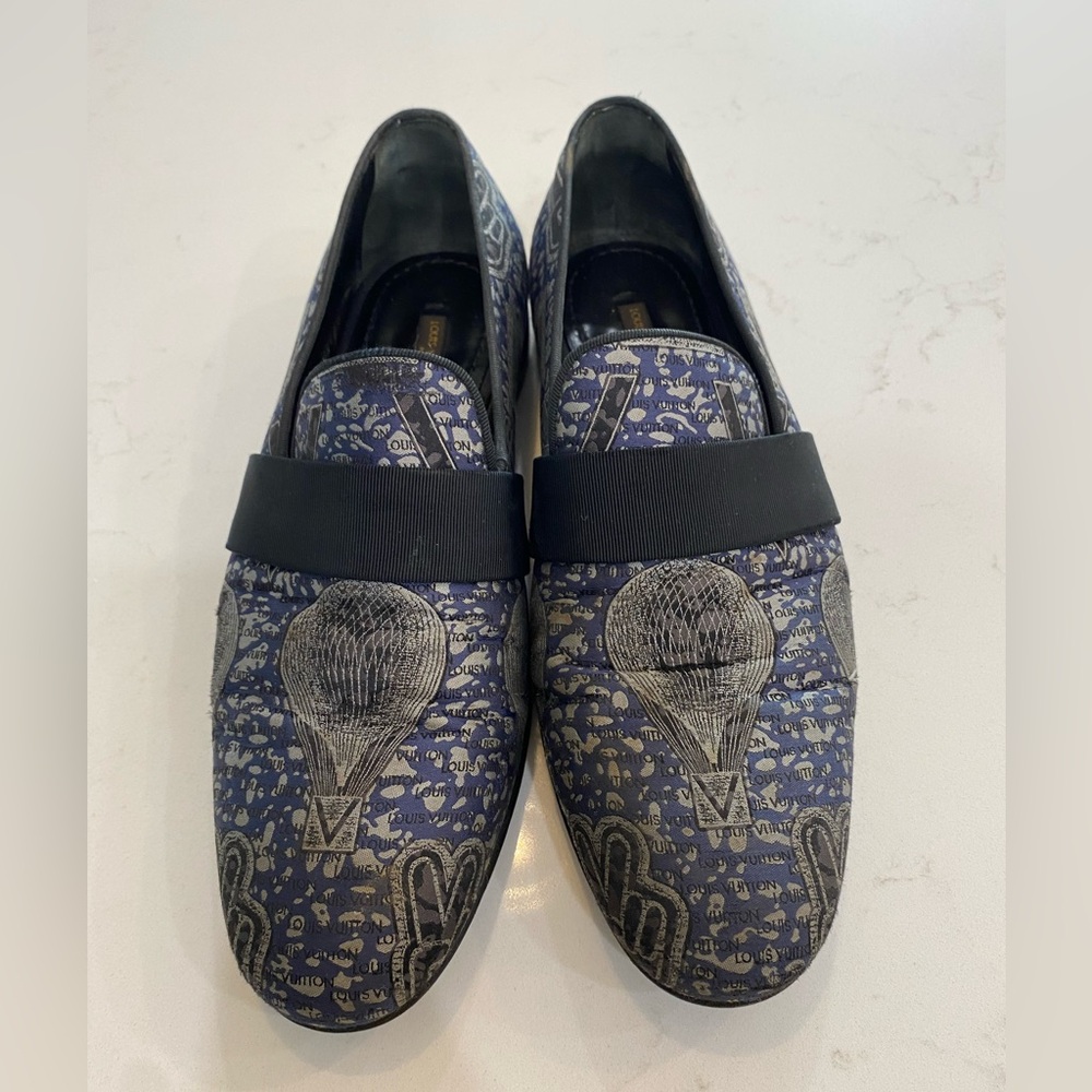 LOUIS VUITTON AUTHENTIC LOAFERS 7.5M